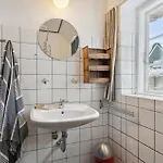 Casa vacanze Cozy In With Kitchen